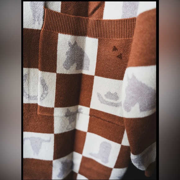 Checkered Block Western Cardigan - Picture 2 of 4